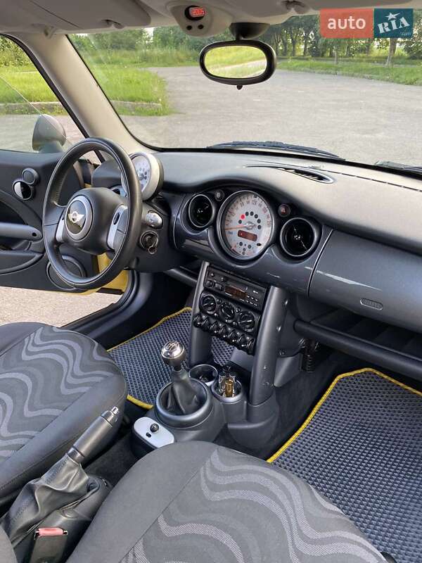 Хэтчбек MINI Hatch 2002 в Нововолынске фото 2 Хэтчбек MINI Hatch 2002 в Нововолынске