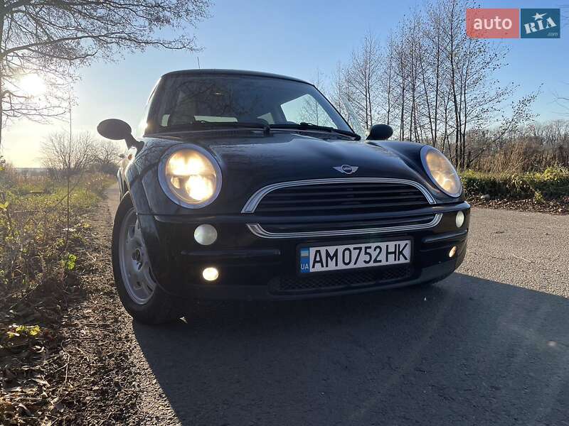 Хетчбек MINI Hatch 2001 в Звягелі