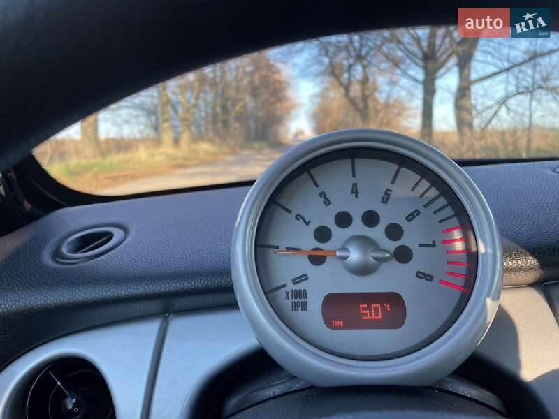 Хетчбек MINI Hatch 2001 в Звягелі