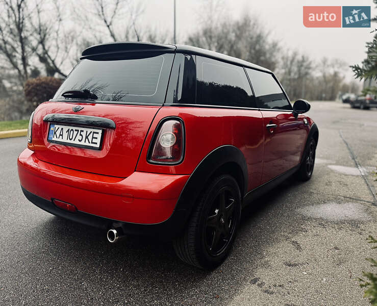 Хэтчбек MINI Hatch 2007 в Киеве