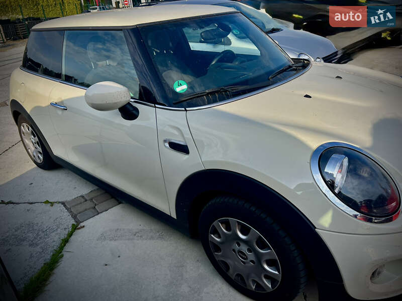 Хэтчбек MINI Hatch 2019 в Киеве