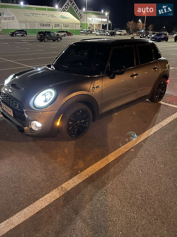 Хэтчбек MINI Hatch 2019 в Киеве