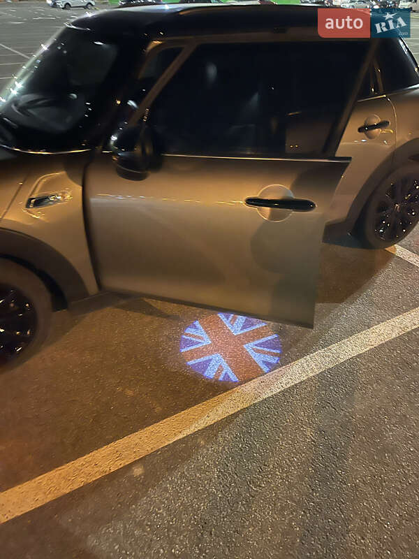 Хэтчбек MINI Hatch 2019 в Киеве