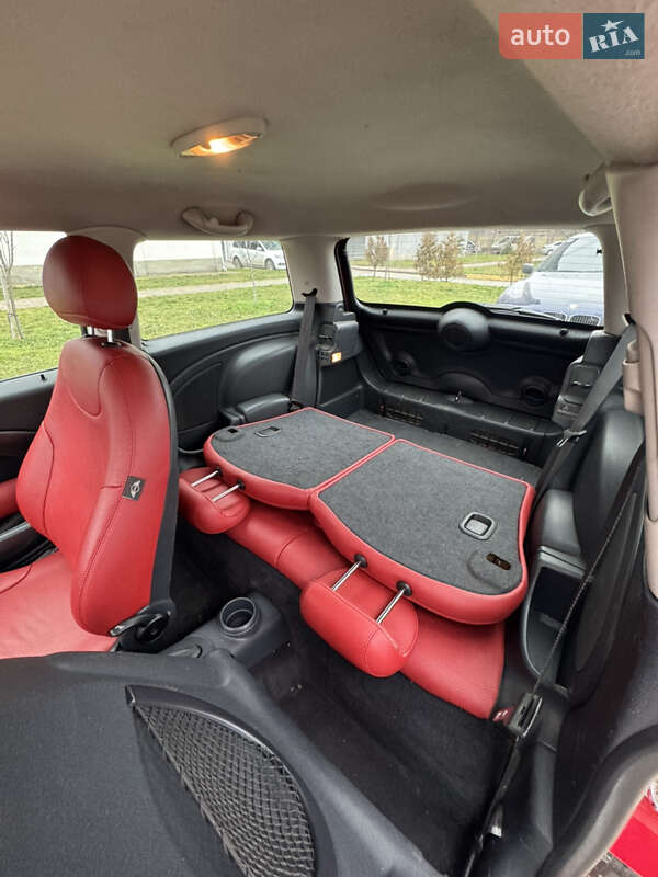 Хэтчбек MINI Hatch 2003 в Ивано-Франковске