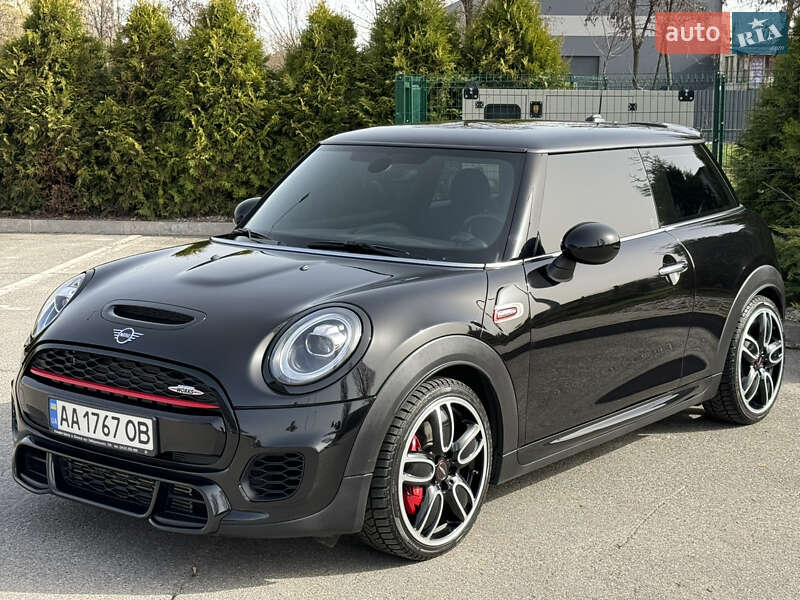 Хэтчбек MINI Hatch 2019 в Киеве