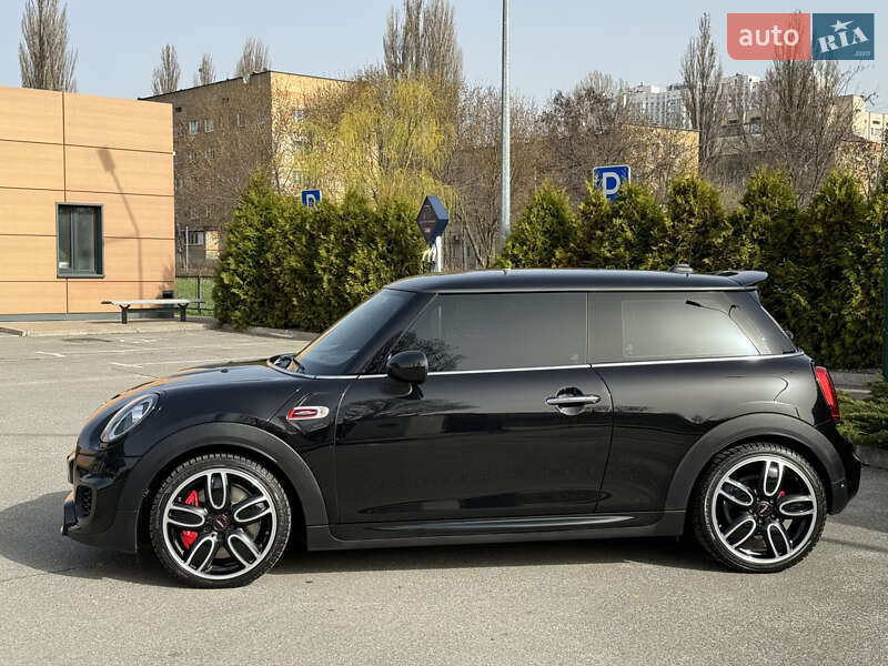 Хэтчбек MINI Hatch 2019 в Киеве