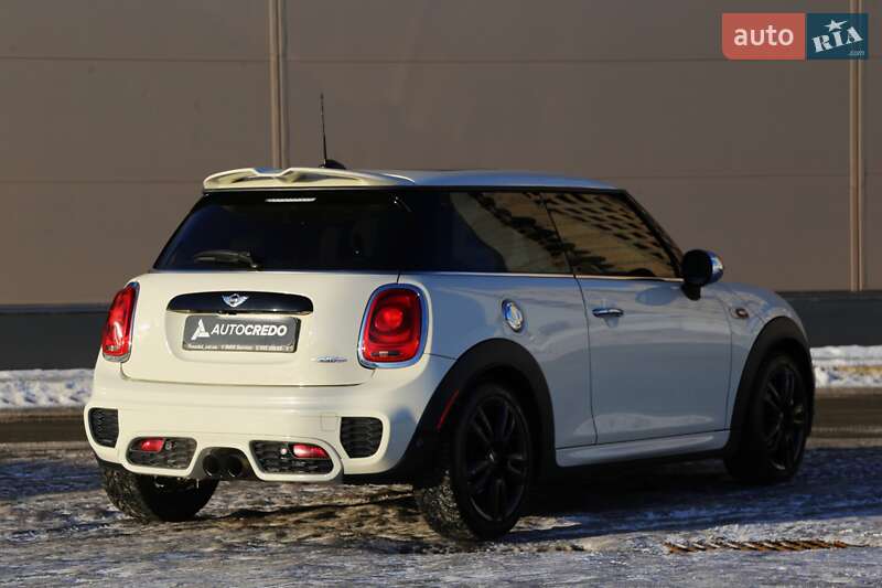 Хэтчбек MINI Hatch 2016 в Киеве