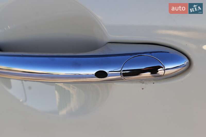 Хэтчбек MINI Hatch 2016 в Киеве