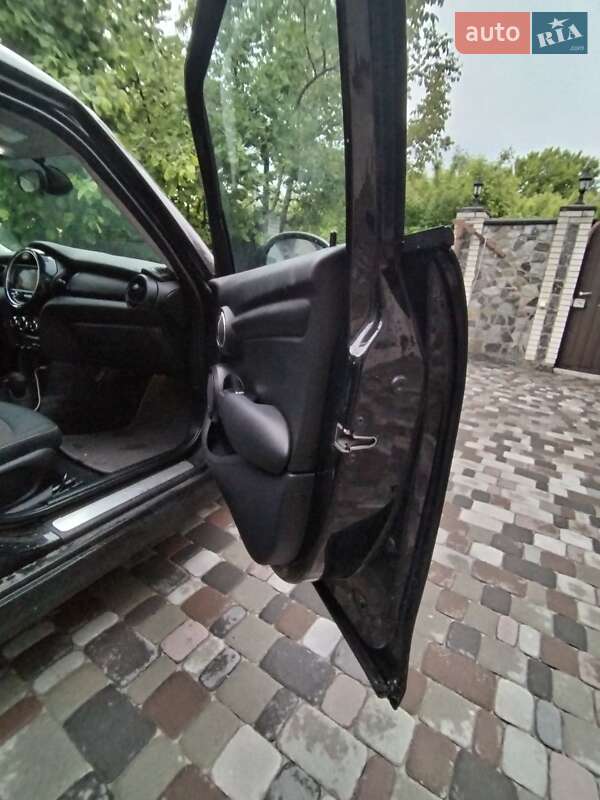 Хэтчбек MINI Hatch 2015 в Борисполе