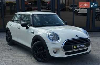 Хетчбек MINI Hatch 2016 в Львові
