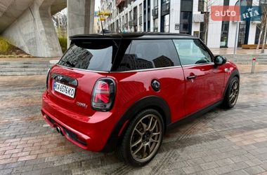Хэтчбек MINI Hatch 2015 в Киеве