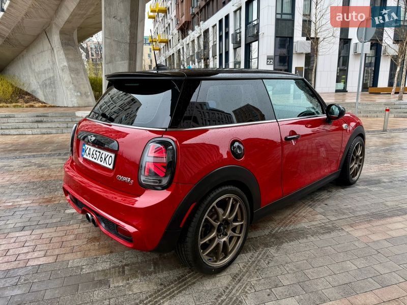 Хэтчбек MINI Hatch 2015 в Киеве