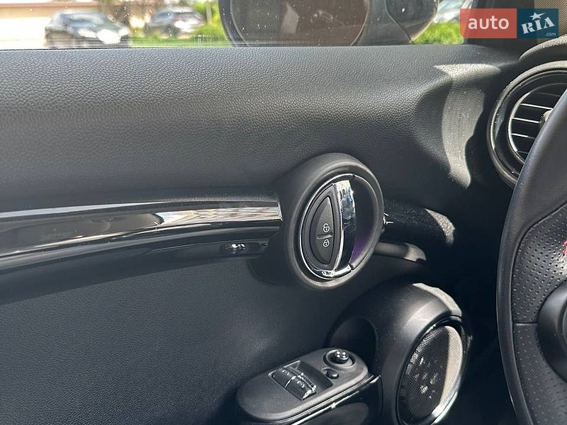 Хэтчбек MINI Hatch 2020 в Киеве