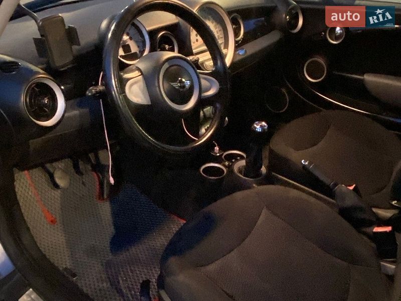 Хэтчбек MINI Hatch 2009 в Киеве