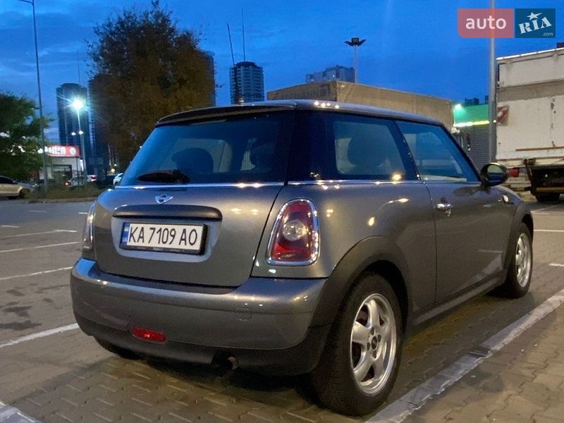 Хэтчбек MINI Hatch 2009 в Киеве
