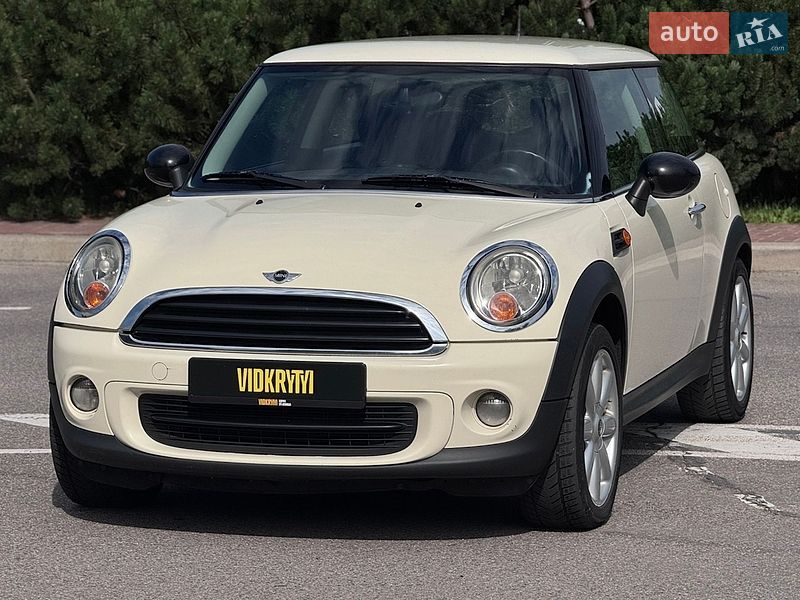Хэтчбек MINI Hatch 2010 в Киеве
