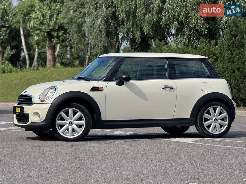 Хэтчбек MINI Hatch 2010 в Киеве