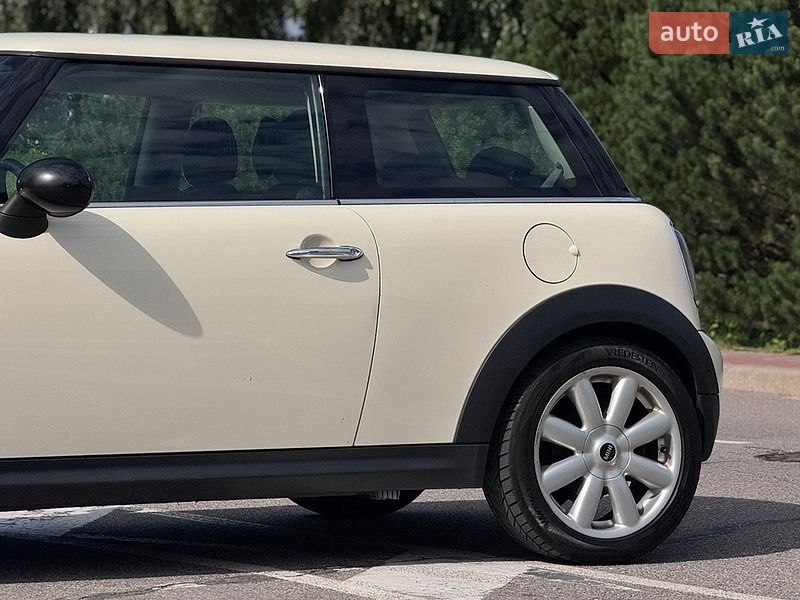 Хэтчбек MINI Hatch 2010 в Киеве