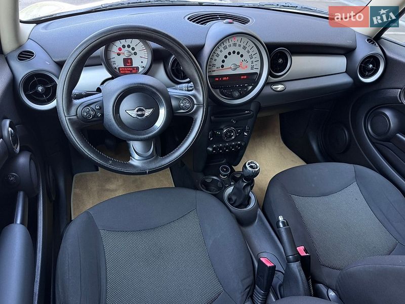 Хэтчбек MINI Hatch 2010 в Киеве