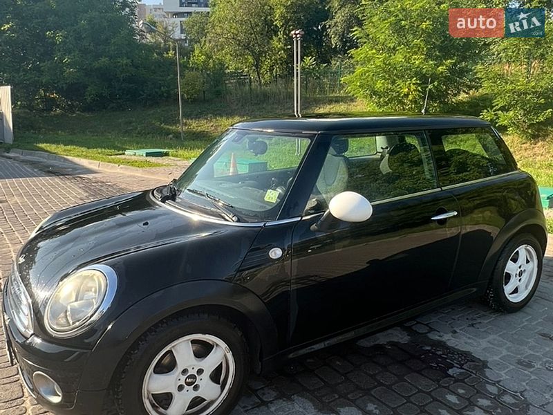 Хэтчбек MINI Hatch 2009 в Львове