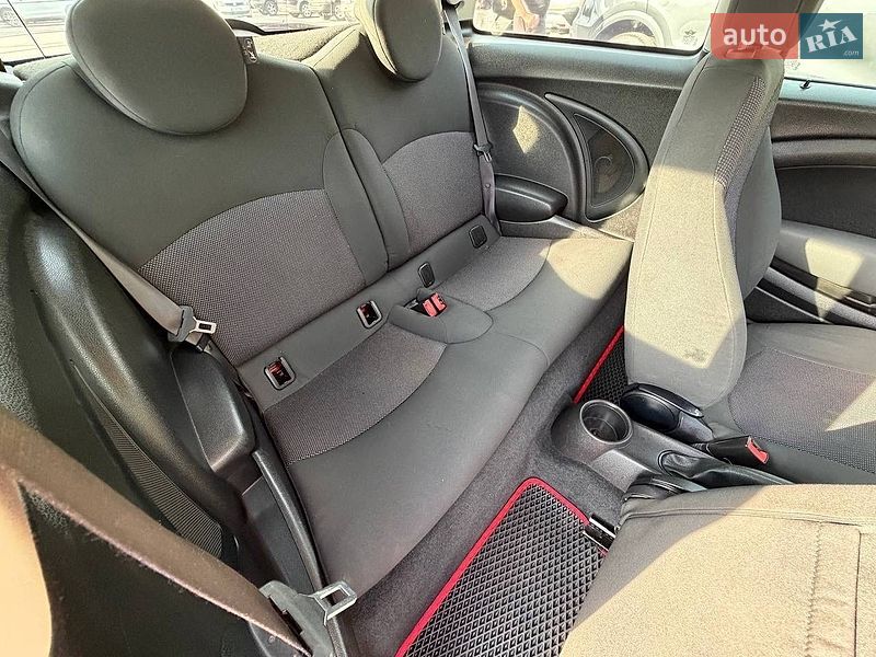 Хетчбек MINI Hatch 2009 в Стрию