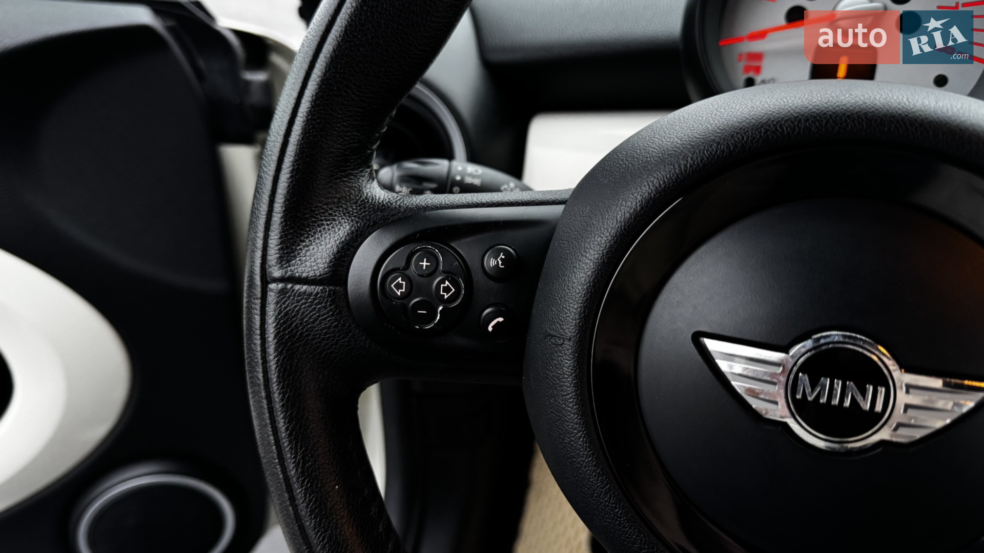 2013 MINI Roadster - мініатюра 12