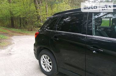 Хетчбек Mitsubishi ASX 2011 в 