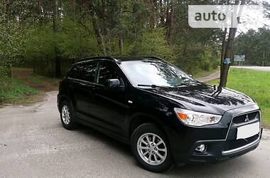Хетчбек Mitsubishi ASX 2011 в 