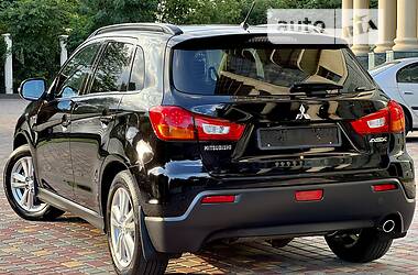 Внедорожник / Кроссовер Mitsubishi ASX 2013 в 