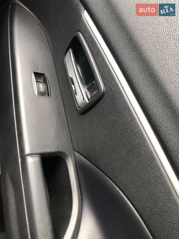 Позашляховик / Кросовер Mitsubishi ASX 2010 в Одесі