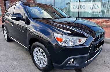 Позашляховик / Кросовер Mitsubishi ASX 2011 в 