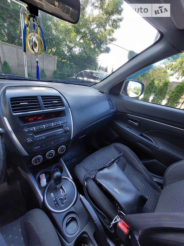 Позашляховик / Кросовер Mitsubishi ASX 2011 в Чернівцях