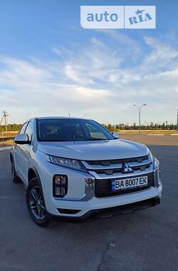 Внедорожник / Кроссовер Mitsubishi ASX 2022 в 