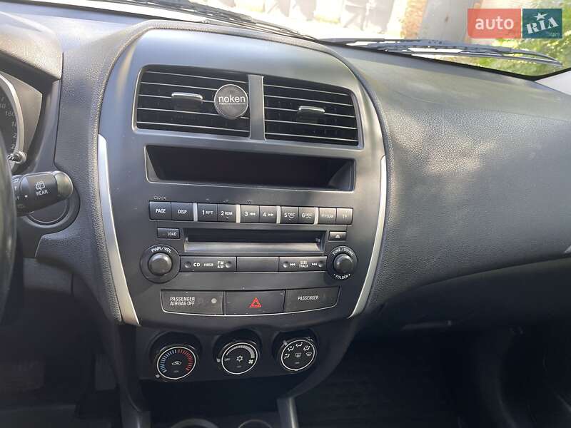 Позашляховик / Кросовер Mitsubishi ASX 2010 в Харкові