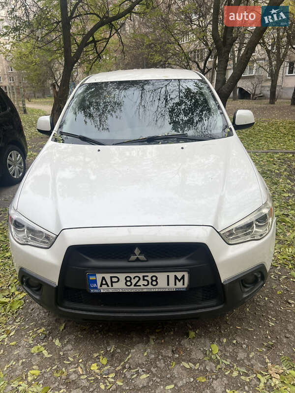 Внедорожник / Кроссовер Mitsubishi ASX 2012 в 
