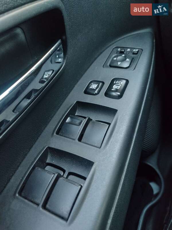 Внедорожник / Кроссовер Mitsubishi ASX 2015 в Ивано-Франковске фото 5 Внедорожник / Кроссовер Mitsubishi ASX 2015 в Ивано-Франковске