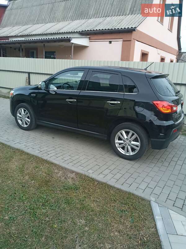 Внедорожник / Кроссовер Mitsubishi ASX 2010 в Буче