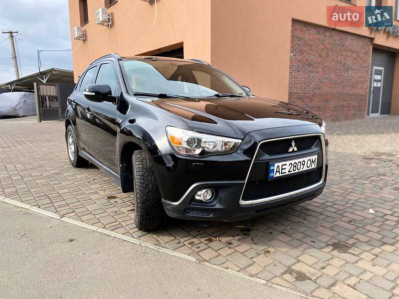 Внедорожник / Кроссовер Mitsubishi ASX 2010 в 