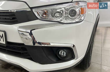 Внедорожник / Кроссовер Mitsubishi ASX 2017 в 