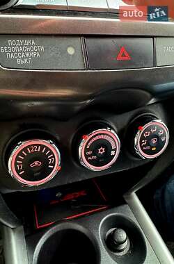 Внедорожник / Кроссовер Mitsubishi ASX 2013 в 