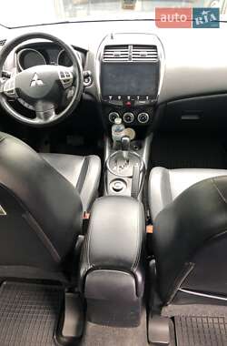 Внедорожник / Кроссовер Mitsubishi ASX 2010 в 
