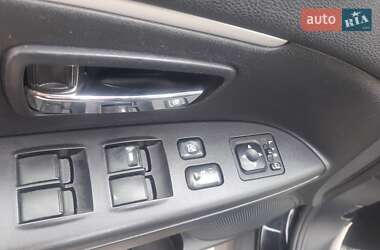 Внедорожник / Кроссовер Mitsubishi ASX 2011 в 