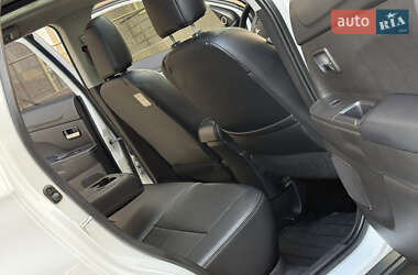 Внедорожник / Кроссовер Mitsubishi ASX 2013 в 