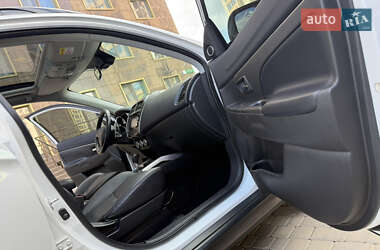 Внедорожник / Кроссовер Mitsubishi ASX 2013 в 