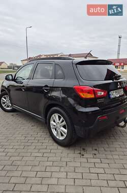 Внедорожник / Кроссовер Mitsubishi ASX 2010 в 
