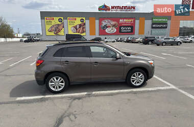 Позашляховик / Кросовер Mitsubishi ASX 2011 в 
