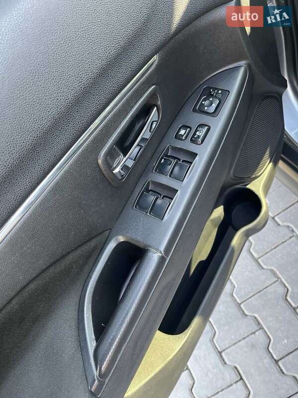 Внедорожник / Кроссовер Mitsubishi ASX 2013 в Черновцах