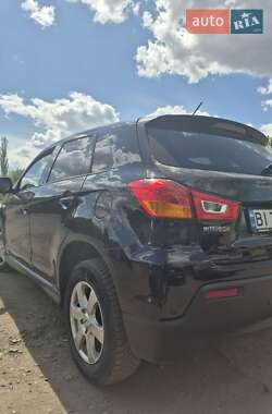 Внедорожник / Кроссовер Mitsubishi ASX 2010 в 