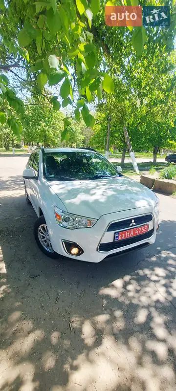 Внедорожник / Кроссовер Mitsubishi ASX 2015 в 