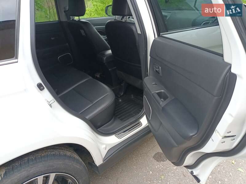 Внедорожник / Кроссовер Mitsubishi ASX 2013 в Ромнах